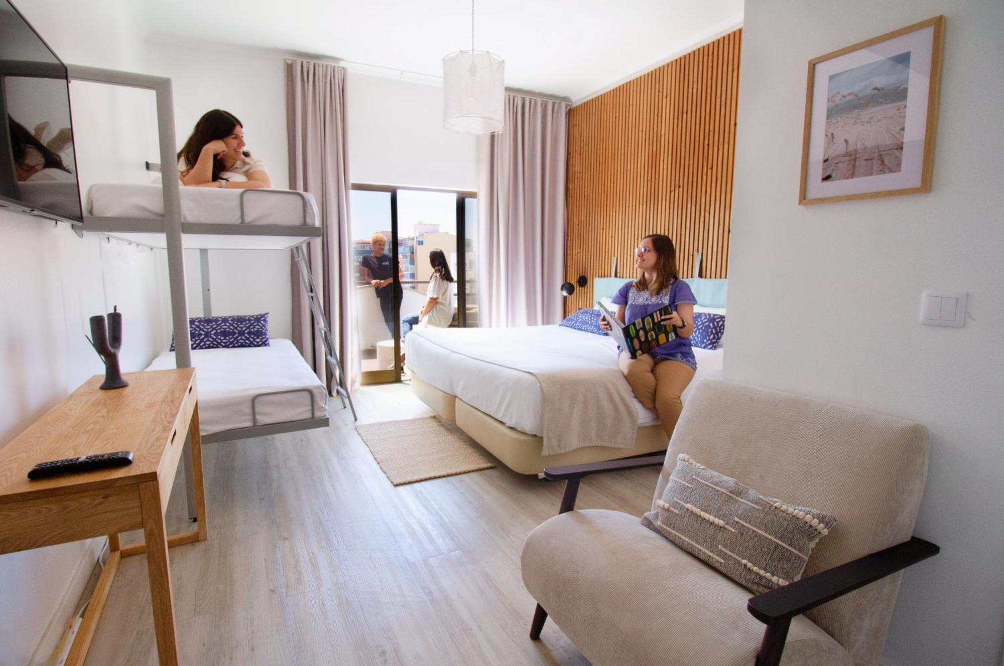 Wot Costa Da Caparica Hotel Екстериор снимка