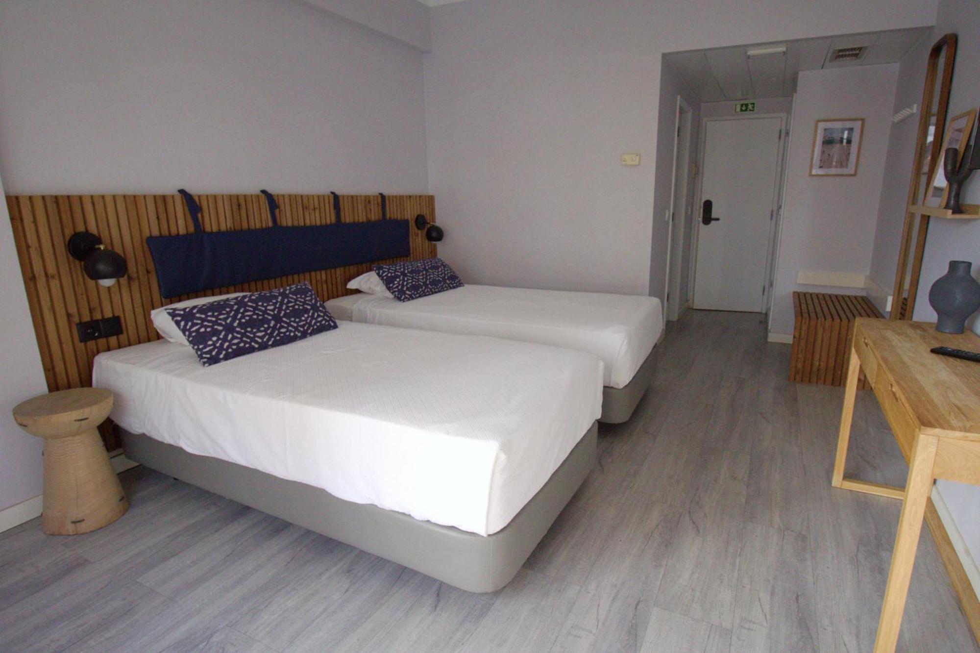 Wot Costa Da Caparica Hotel Екстериор снимка
