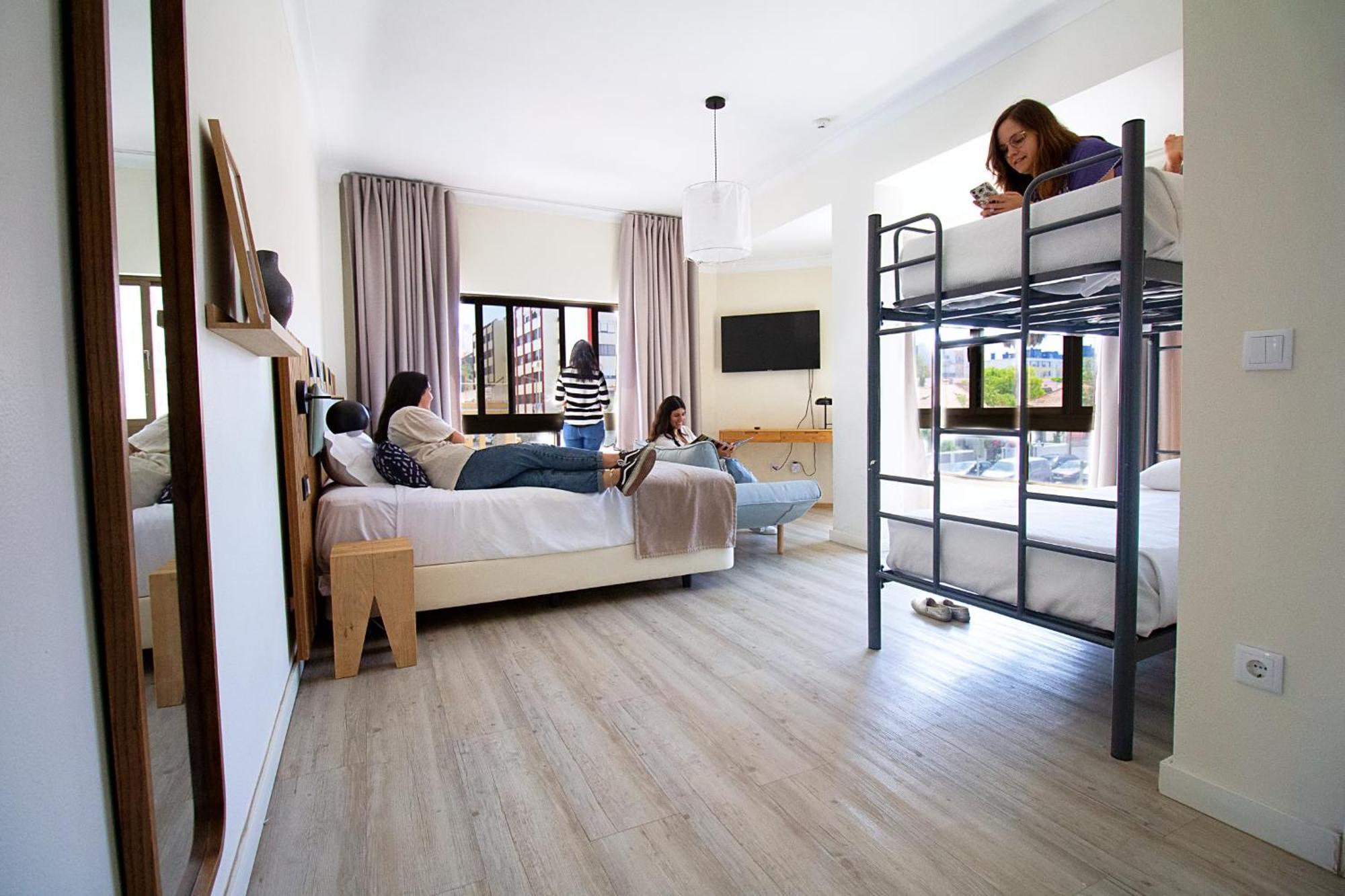 Wot Costa Da Caparica Hotel Екстериор снимка