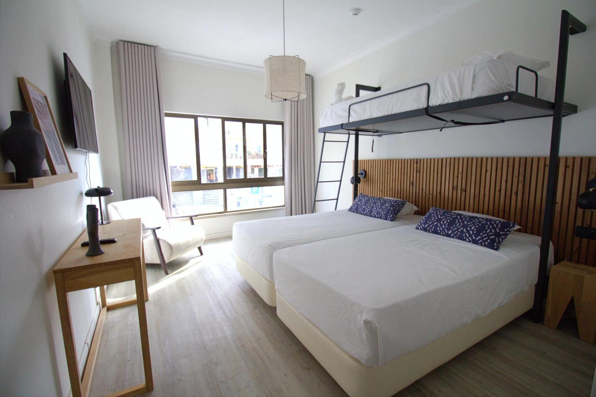 Wot Costa Da Caparica Hotel Екстериор снимка