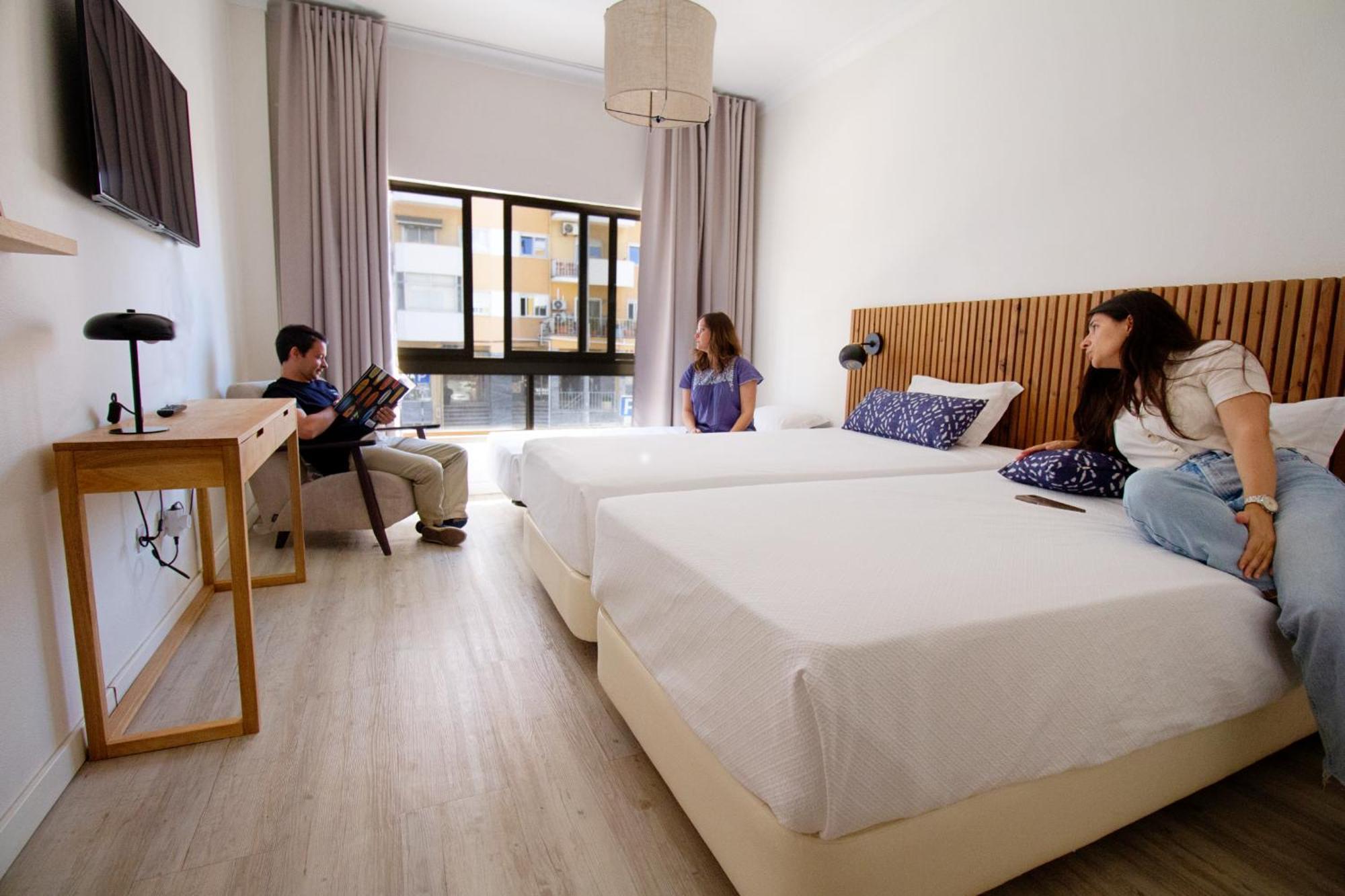 Wot Costa Da Caparica Hotel Екстериор снимка