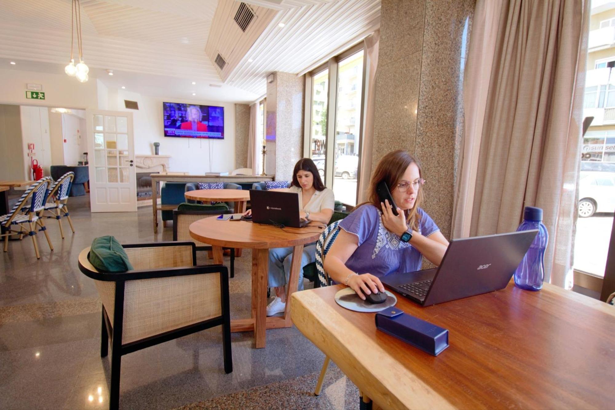 Wot Costa Da Caparica Hotel Екстериор снимка