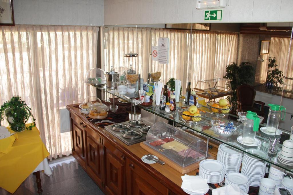 Wot Costa Da Caparica Hotel Екстериор снимка